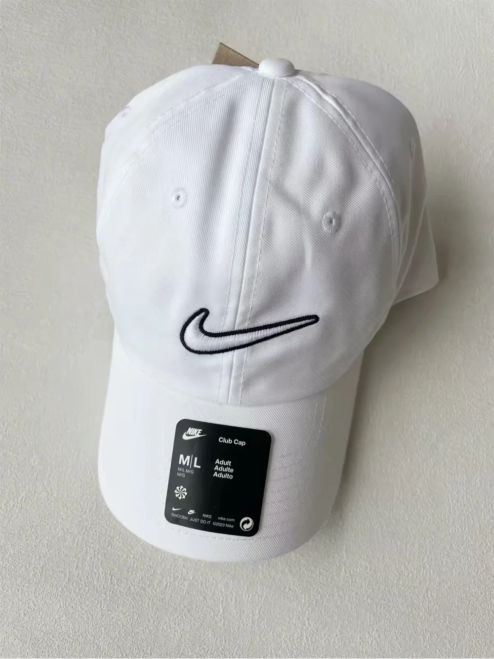 NWT Nike White Swoosh Club Cap - Unisex